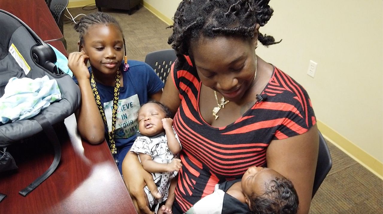 Maternal mortality have more Black moms turning to doulas